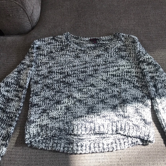 Black and white knit sweater - Picture 1 of 3